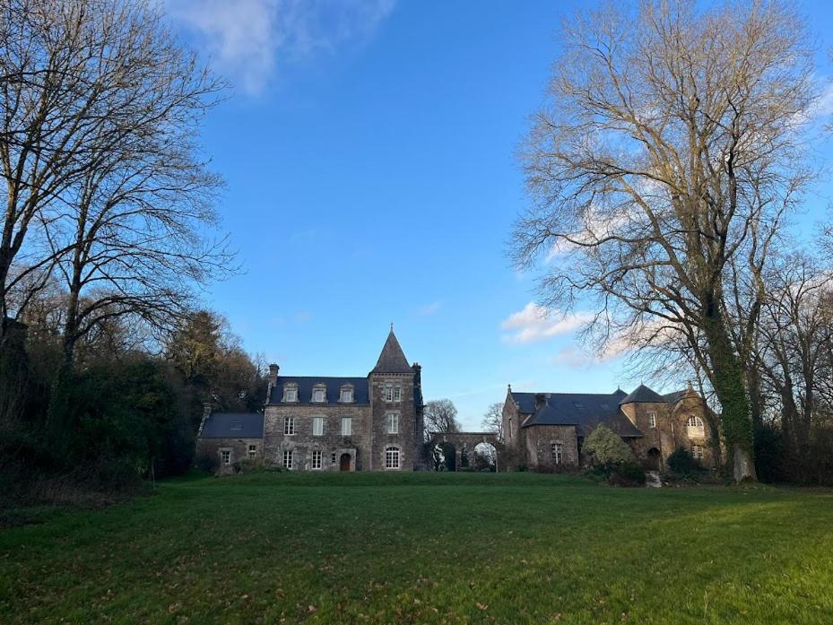 Chateau Ville Voisin Augan Esterno foto