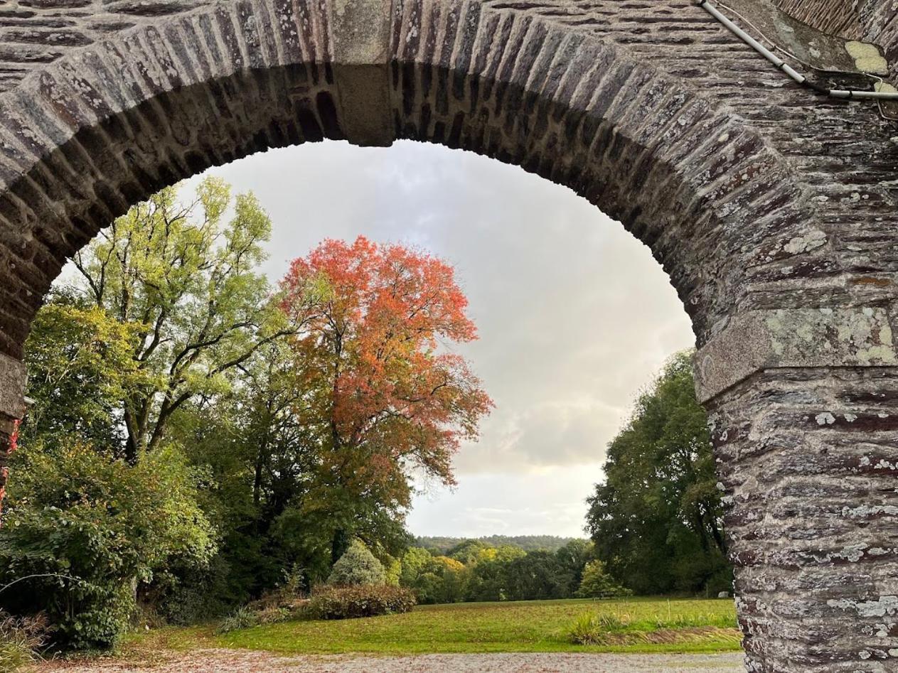 Chateau Ville Voisin Augan Esterno foto